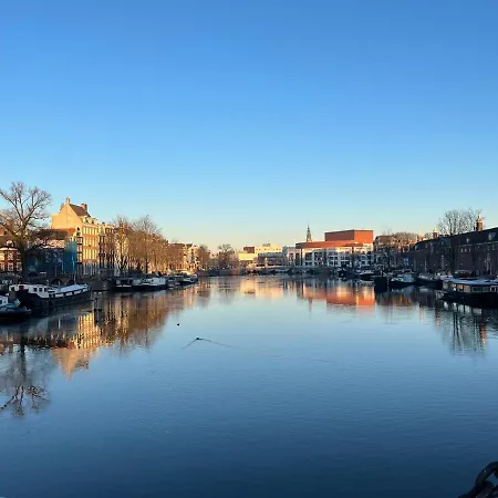 Skinny Bridge Houseboat Amstel View *