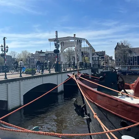 Skinny Bridge Houseboat Amstel View *